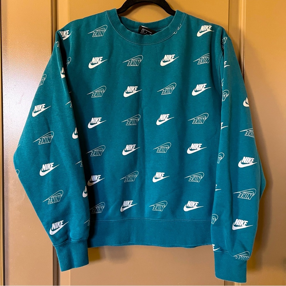 Nike women’s Teal logo crew neck